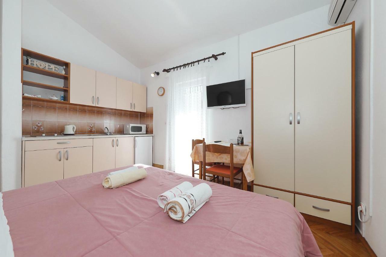Apartments Vedrana ビオグラード・ナ・モル エクステリア 写真