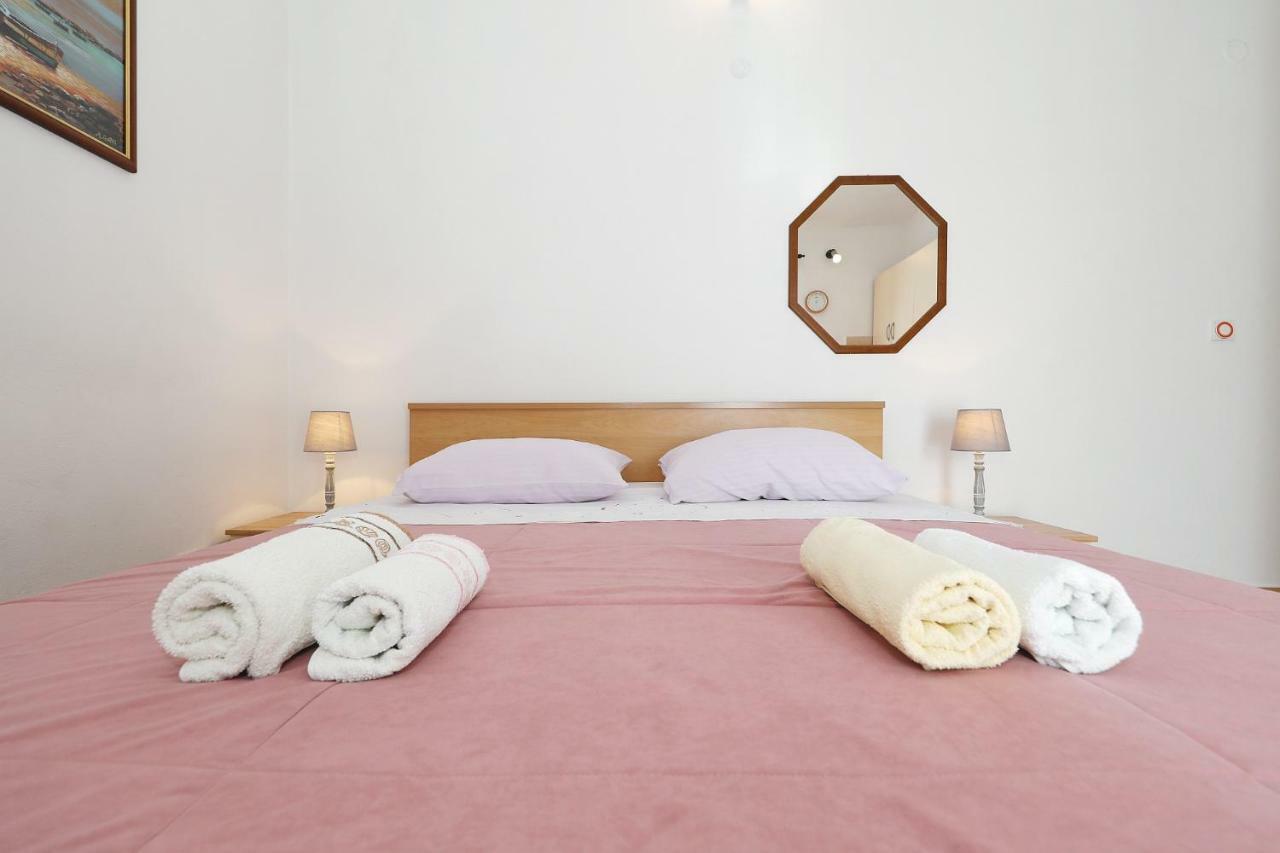Apartments Vedrana ビオグラード・ナ・モル エクステリア 写真
