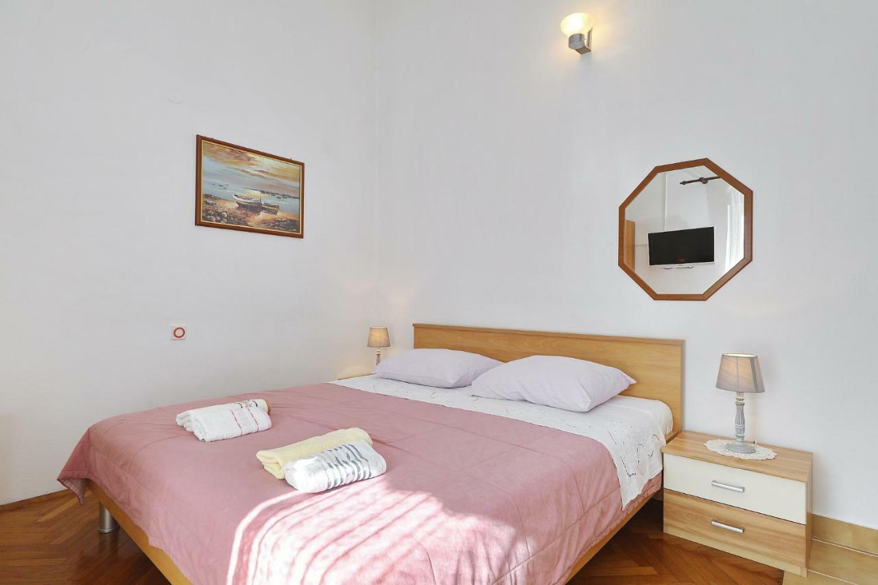 Apartments Vedrana ビオグラード・ナ・モル エクステリア 写真