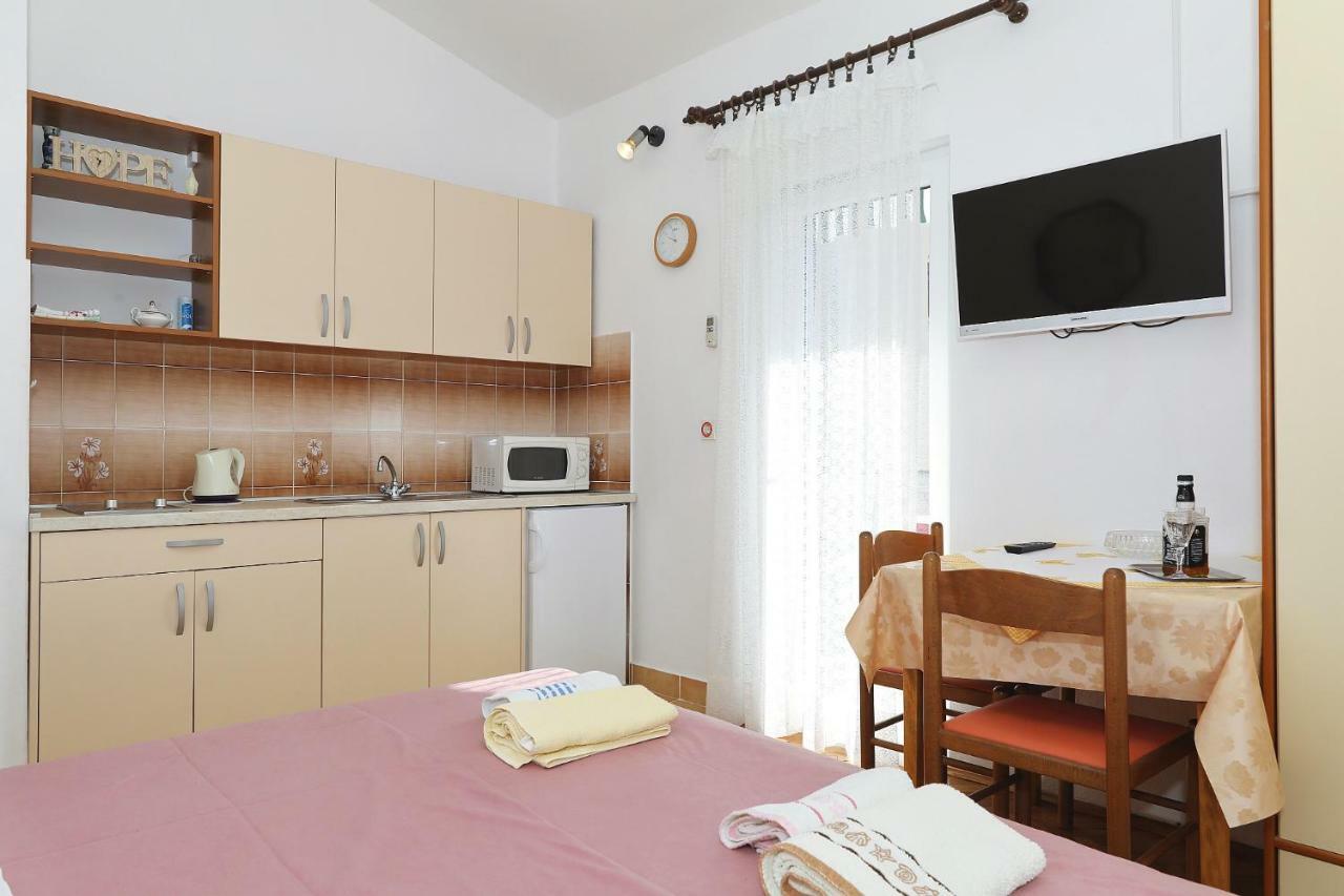 Apartments Vedrana ビオグラード・ナ・モル エクステリア 写真