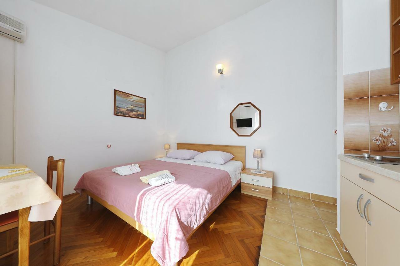 Apartments Vedrana ビオグラード・ナ・モル エクステリア 写真
