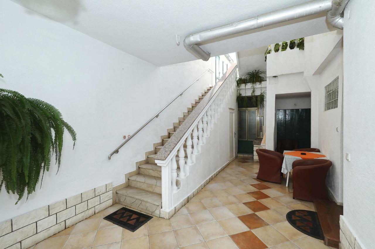 Apartments Vedrana ビオグラード・ナ・モル エクステリア 写真