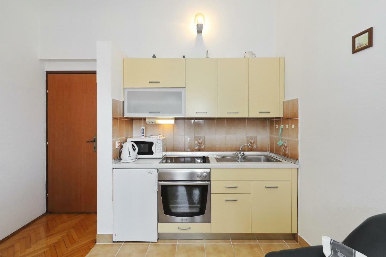 Apartments Vedrana ビオグラード・ナ・モル エクステリア 写真