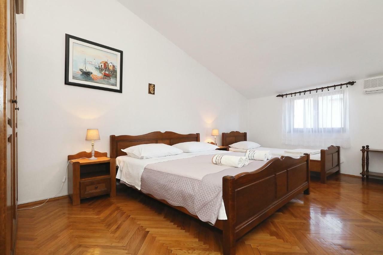 Apartments Vedrana ビオグラード・ナ・モル エクステリア 写真