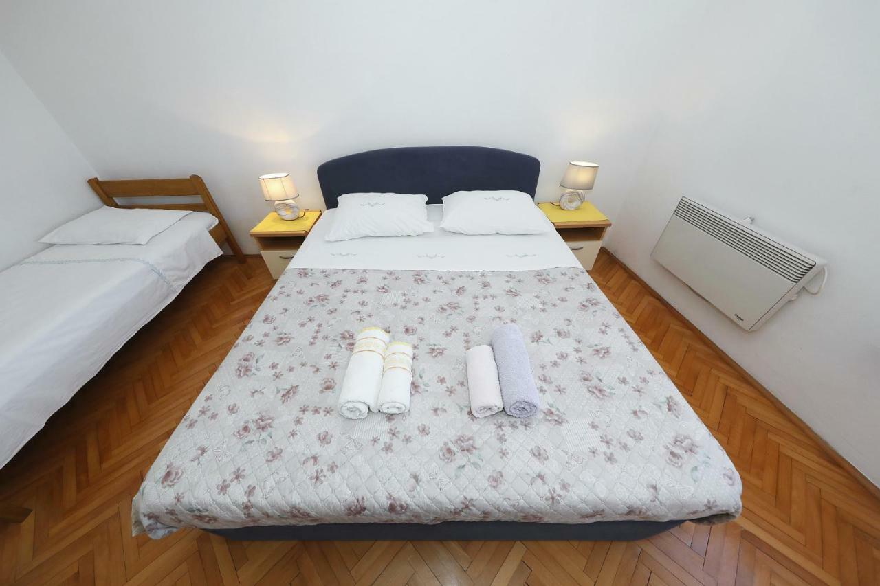 Apartments Vedrana ビオグラード・ナ・モル エクステリア 写真